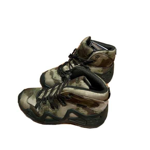 Lowa Men\'s  GTX Mid Waterproof Hiking Boot Deep Army Green